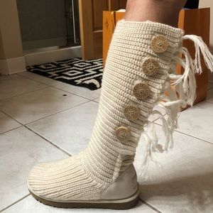 BRAND NEW never worn UGG white fringe boots
